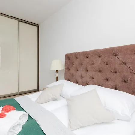 Apartment Zlota Center Of By Renters *
