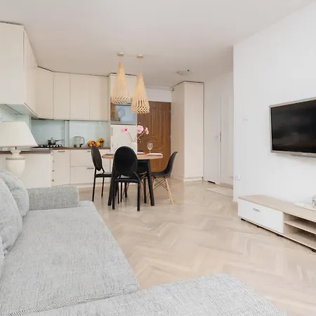 Zlota Center Of By Renters