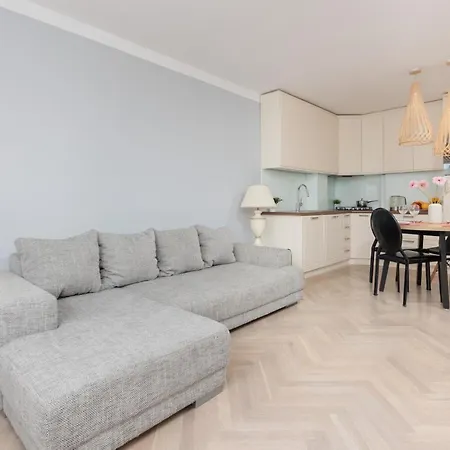 Zlota Center Of By Renters * Варшава
